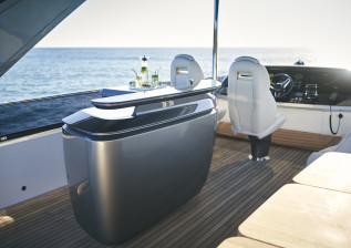 y72-exterior-flybridge-bar.jpg