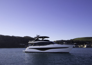 y72-exterior-white-hull-3-nso-canopy.jpg