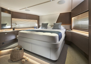 y72-interior-forward-cabin.jpg
