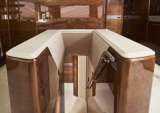 x95-slot-2-interior-stairwell-detail-3.jpg