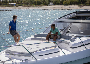 v55-exterior-foredeck-shot-lifestyle.jpg