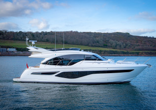 f55-exterior-white-hull-sea-trial-15.jpeg