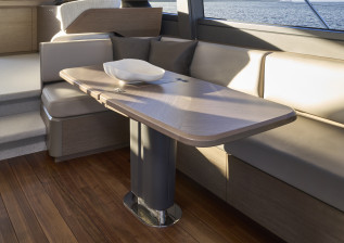 f58-interior-dining-area-open-silver-oak.jpg