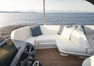 f65-flybridge-detail-4-2022.jpg