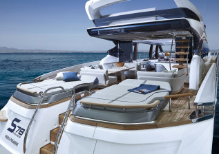 s78-exterior-cockpit-dining-table.jpg