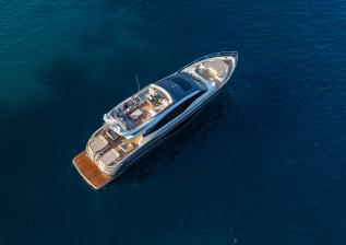 s78-exterior-painted-hull-4.jpg