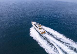 s66-exterior-white-hull-02.jpg