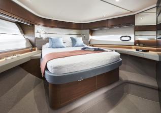 s66-interior-forward-guest-cabin-walnut-satin.jpg