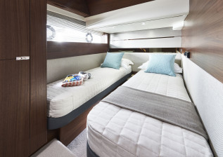 s62-interior-starboard-guest-cabin.jpg