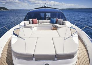 v78-exterior-foredeck.jpg