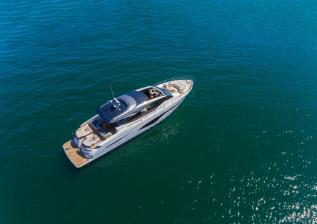 v78-exterior-white-hull-03.jpg