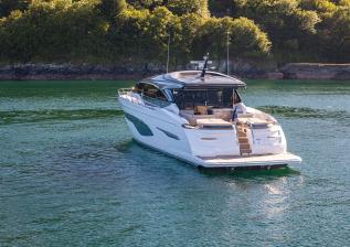 v78-exterior-white-hull-02.jpg