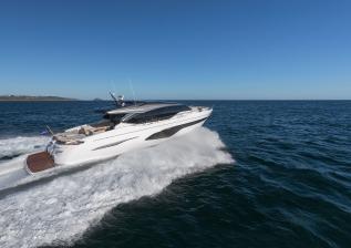v78-exterior-white-hull-07.jpg