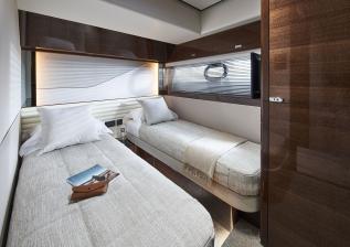v78-interior-port-guest-cabin-walnut-gloss.jpg