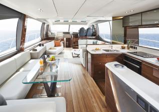 v78-interior-saloon-walnut-gloss.jpg