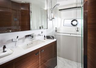 v78-interior-starboard-cabin-bathroom-walnut-gloss.jpg