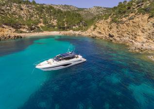 v65-exterior-white-hull-5.jpg