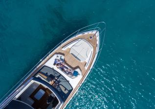 v65-exterior-white-hull-7.jpg