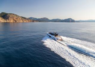 v65-exterior-white-hull-10.jpg