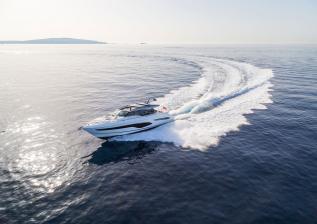 v65-exterior-white-hull-13.jpg