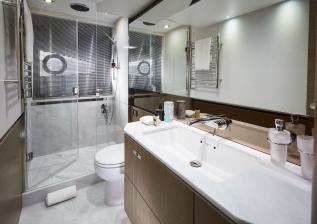 v65-interior-owners-bathroom.jpg