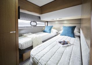 v65-interior-starboard-cabin.jpg