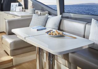 v60-interior-dining-area-alba-oak-satin.jpg