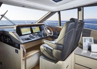 v60-interior-helm-alba-oak-satin.jpg