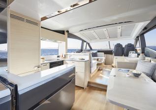 v60-interior-saloon-blinds-closed-alba-oak-satin.jpg