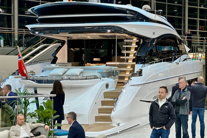 Le Nouveau Princess S72 présenté au salon de Dusseldorf