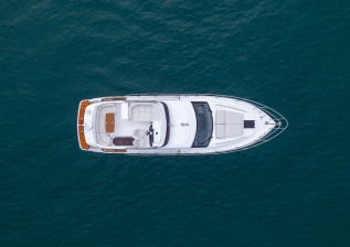 f50-exterior-white-hull-05-2022.jpg
