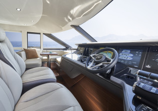 y80-interior-helm-walnut-satin.jpg