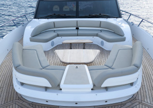 s80-exterior-foredeck-detail-2.jpg