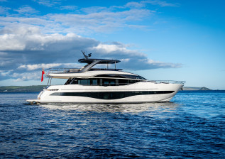y85-exterior-white-hull-16-2022.jpg